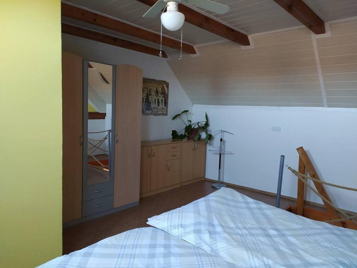 Apartmán na statku Apartman Klec Kültér fotó