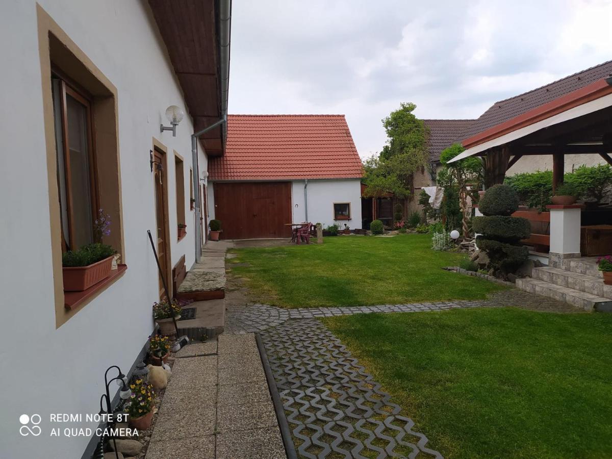 Apartmán na statku Apartman Klec Kültér fotó