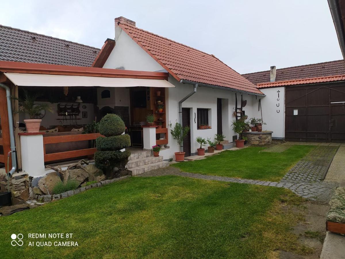 Apartmán na statku Apartman Klec Kültér fotó