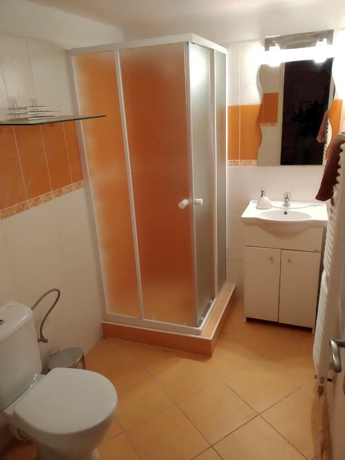 Apartmán na statku Apartman Klec Kültér fotó